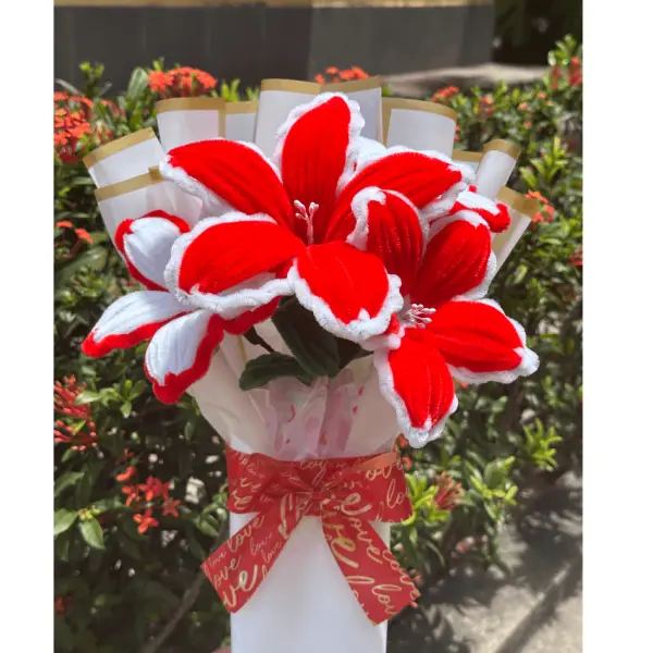 Buquê de Lírios vermelho e branco, foto 1